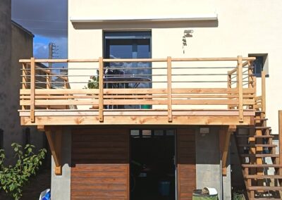Terrasse avec son escalier